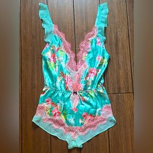 RARE Victoria’s Secret Tropical Romper. Retails for $58. Excellent condition